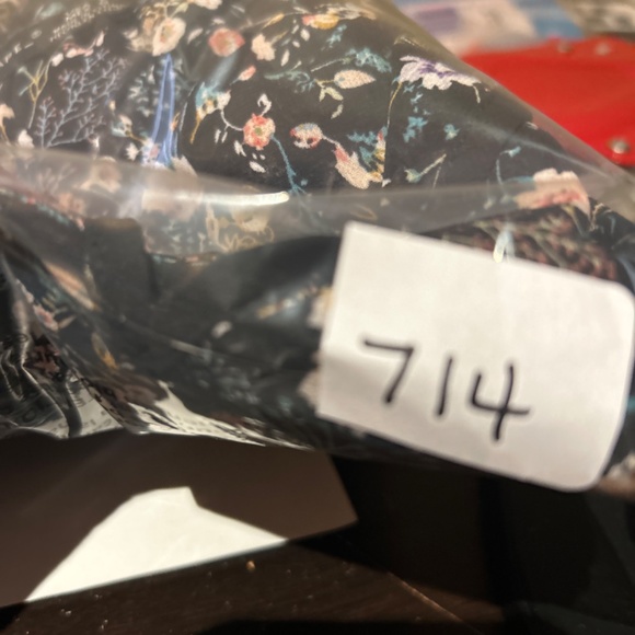 Black Tape women’s lightweight floral blouse size large - Picture 9 of 9